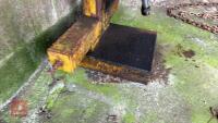 HYDRAULIC LOG SPLITTER - 18