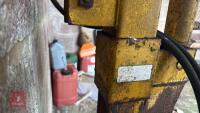 HYDRAULIC LOG SPLITTER - 20