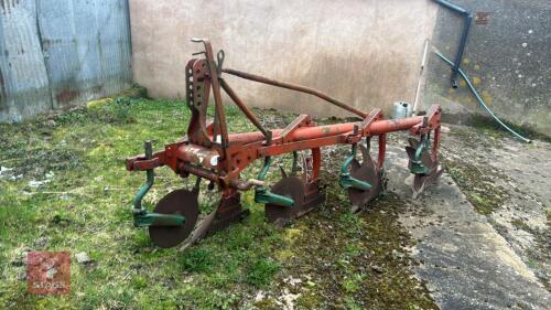 KVERNELAND MZ 3 NR 4 FURROW PLOUGH