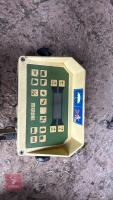 2000 KRONE ROUND PACK 1250 BALER - 49