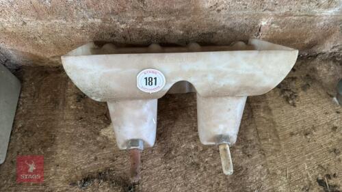 K & K HOOK-OVER CALF FEEDER