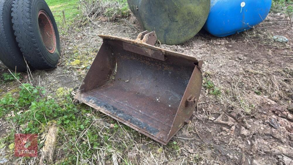 3' 6'' LOADER BUCKET