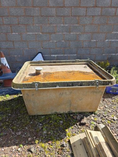 FIBERGLASS TANK