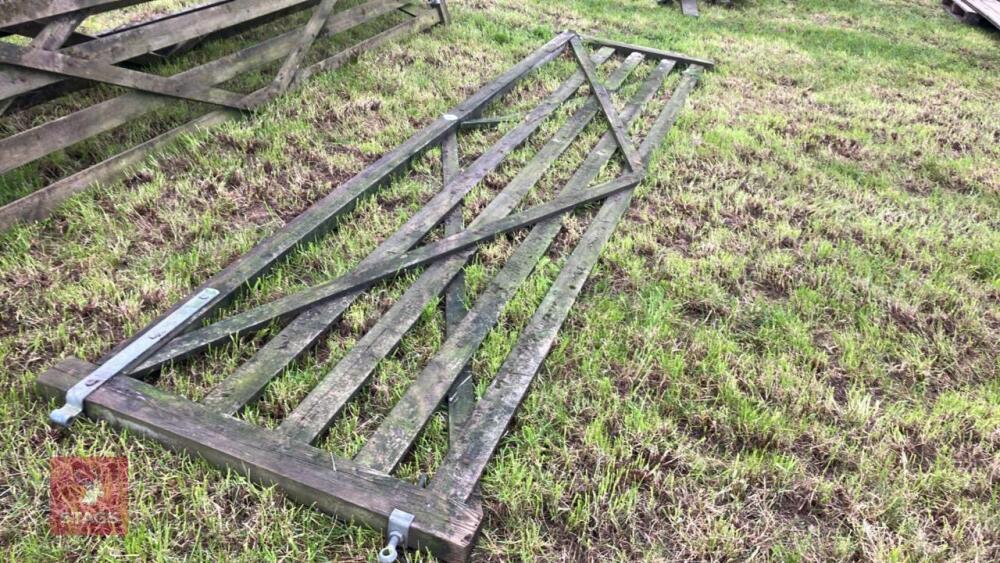 15' 10'' WOODEN FIELD GATE