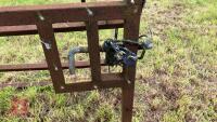 2 METAL GATES - 12
