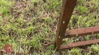 2 METAL GATES - 14