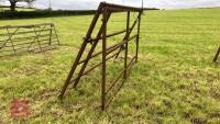 2 METAL GATES - 15