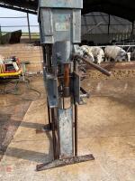 LAYCOCK HYDRAULIC HEAVY DUTY PRESS - 34