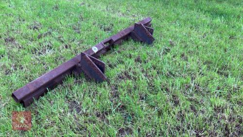 2 METAL BRACKETS