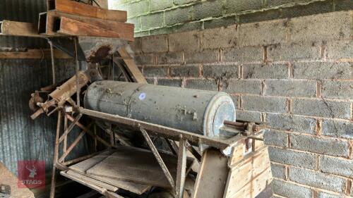 SEED CORN DRESSER