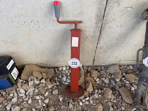 TAILER JACK STAND