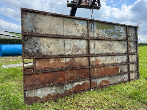 16' 1'' SHEETED GATE