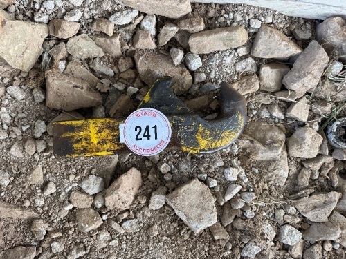 JOHN DEERE PICK-UP HITCH