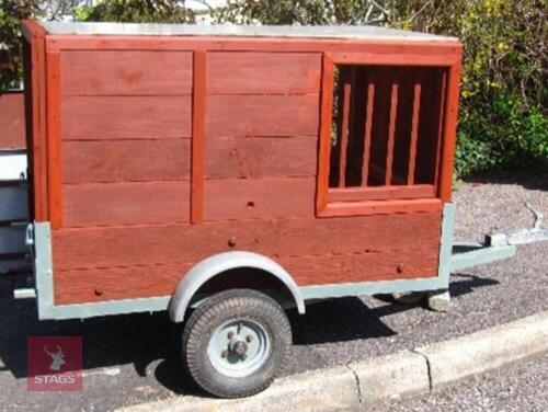 SMALL COVERED LIVESTOCK TRAILLER
