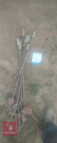 10 ELECTRIC FENCING STAKES (H)