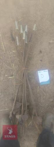 10 ELECTRIC FENCING STAKES (D)
