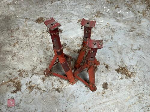 3 HALFORDS 3T AXLE STANDS