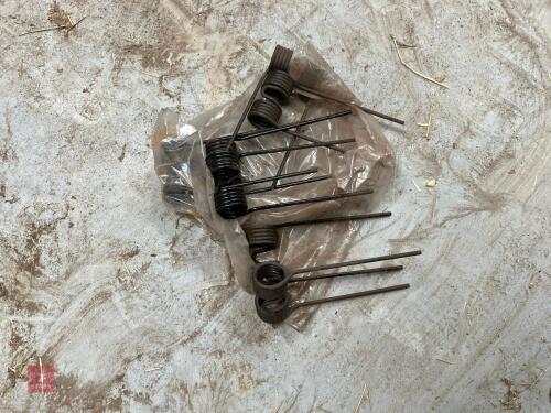 7 MASSEY FERGUSON BALER PICK UP TINES