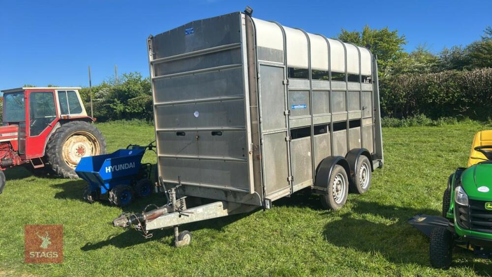 IFOR WILLIAMS 12' X 7' LIVESTOCK TRAILER