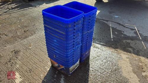 30+ FEED BUCKETS