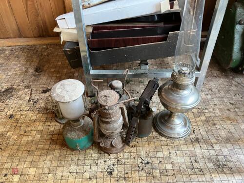 SELECTION OF GAS LAMPS AND TORCH