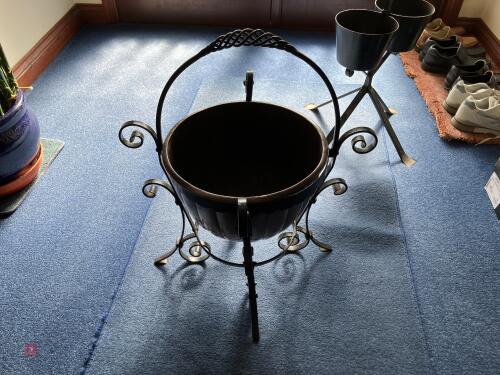 WROUGHT IRON PLANTER