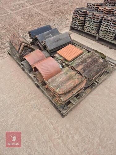 22 X CAPPING STONES & RIDGE TILES