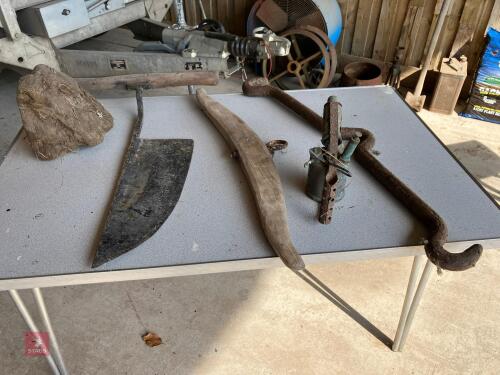 VINTAGE COLLECTABLE ITEMS