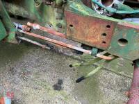 1983 JOHN DEERE 2140 TRACTOR (S/R) - 18