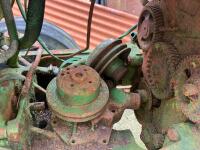 1983 JOHN DEERE 2140 TRACTOR (S/R) - 33