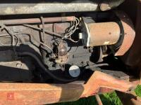 1965 DAVID BROWN 990 2WD TRACTOR - 38