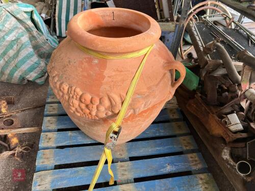 CLAY PLANTER (1)