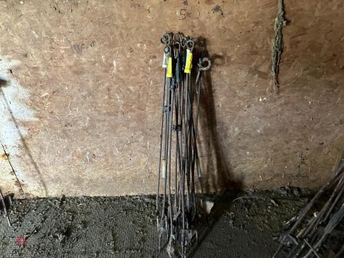 15 PIG TAIL ELECTRIC FENCE STAKES (5)