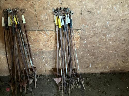 15 PIG TAIL ELECTRIC FENCE STAKES (1)