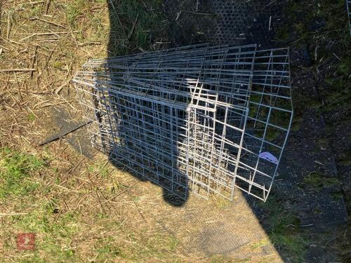 4 SHEEP PEN HOOK OVER HAY FEEDERS (39)