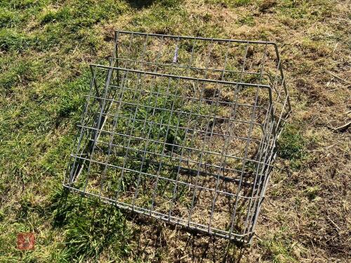 2 GALVANISED WALL HAY FEEDERS (31)
