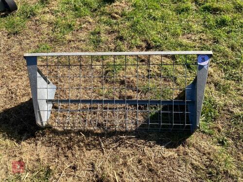 IAE 4' HOOK OVER HAY FEEDER (26)