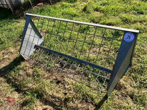 IAE 4' HOOK OVER HAY FEEDER (25)