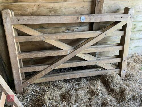 WOODEN 6' 5 BAR GATE (56)
