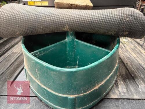 FEED/MINERAL WEATHER PROOF FEEDERS