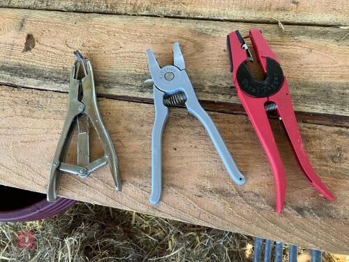 2 TAGGERS & CASTRATOR (136)