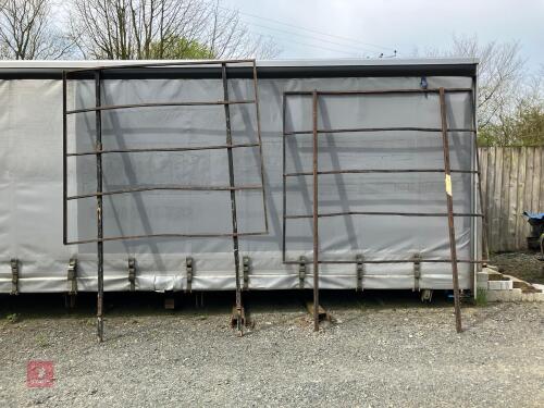2 TRAILER LADES (32)