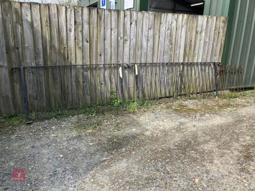 2 X IRON RAILING (31)