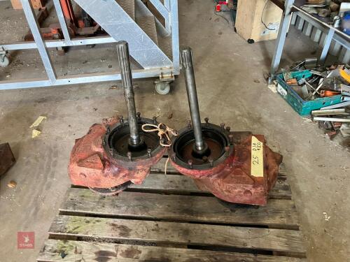 DAVID BROWN 950 REAR STUB AXLES (25)