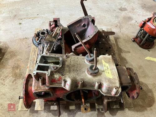 DAVID BROWN 950 REAR AXLE CASINGS (23)