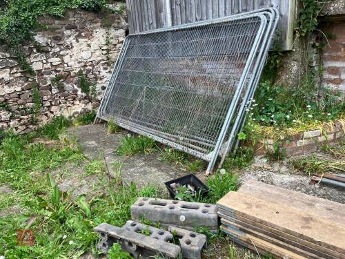 6 HERAS FENCING PANELS