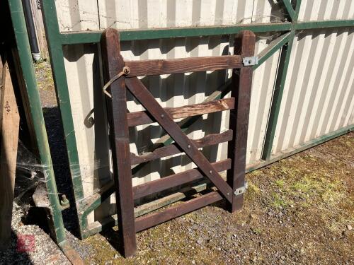3' WOODEN 5 BAR GATE