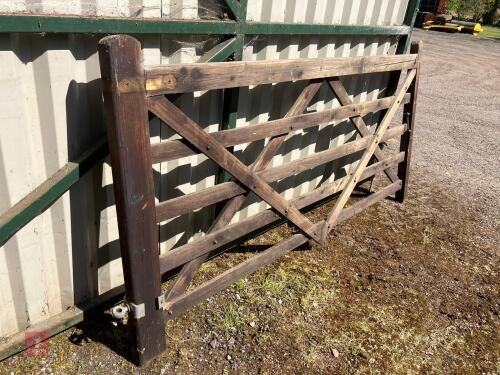 8' WOODEN 5 BAR GATE