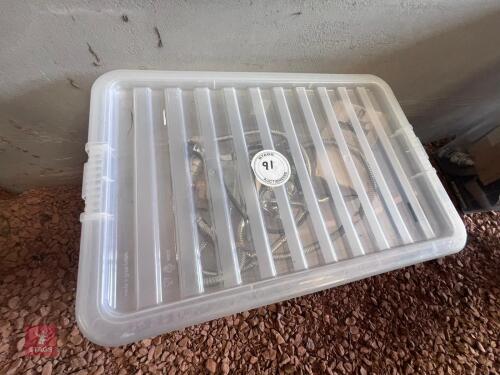 2 TUBS OF BATHROOM, SUNDRIES ETC (91)