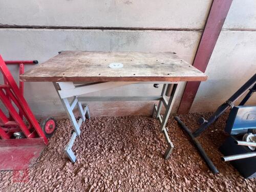 FOLDING WORK TABLE/BENCH (87)